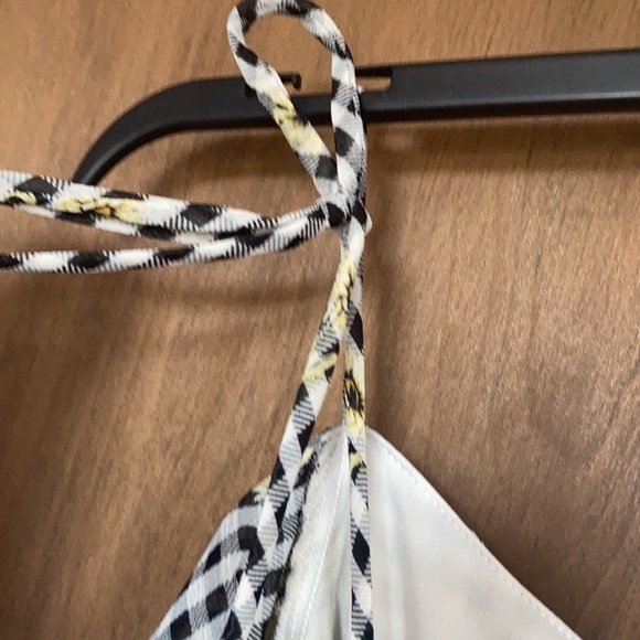 3/$33 rewind dress check flower print cut out in back w ruffle XL jrs - Picture 6 of 17